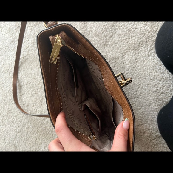 Brown leather michael kors purse - Picture 5 of 6